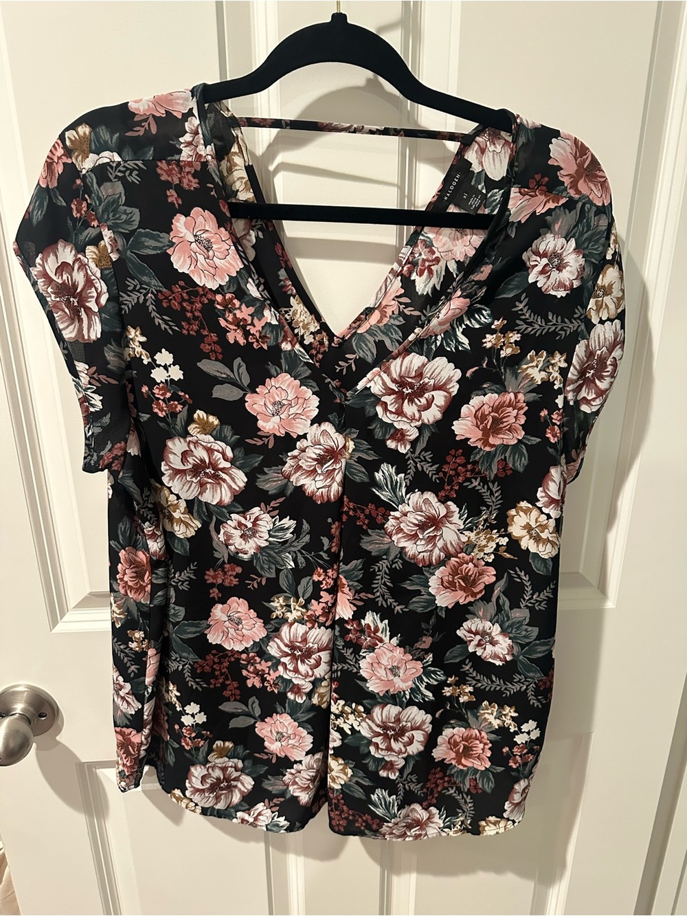 Halogen Black Floral V-Neck Short Sleeve Blouse